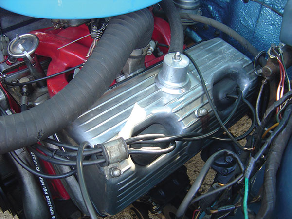 Motor de 2.505m³ rendia 140cv de potênciae tanque de 23m.kfg